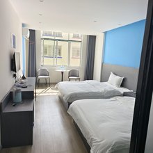 天嘉大酒店(昭通望海文化公园店)