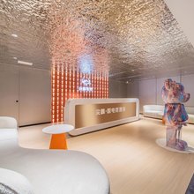 尖峰·悦电竞酒店(武汉大学广埠屯地铁站店)