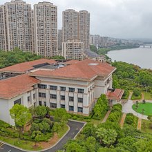 赣州鼎峰乾龙花园酒店(经济开发区万达店)