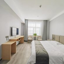 哈啰轻酒店(渭南潼关首饰城店)
