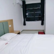 凯勤酒店(武汉体育学院藏龙岛校区)