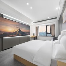 锦云酒店(重庆欢乐谷店)