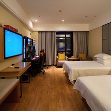 符文大陆电竞酒店(伊宁万容购物中心店)