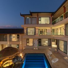 云霭|伴山观景·圣托里尼风·Holiday Courtyard(丽江古城店)