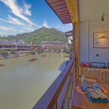 凤凰古城山也江景民宿(凤凰古城虹桥店)