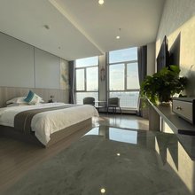 柒喜宾馆(南门夜市柳湖公园店)