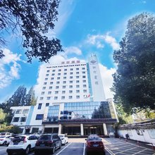 信阳浉河宾馆(西亚和美信阳火车站店)