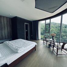 槲树林下民宿
