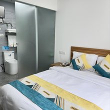 上海鑫锋电竞酒店(外冈镇工商学院店)