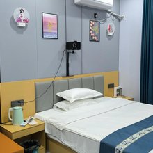 十三月民宿(安阳职业技术学院店)