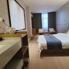 蓝栖酒店(淮河路步行街店)