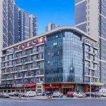 五月花酒店(吉安火车站滨江生态公园店)