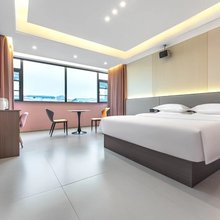 九号公寓酒店(潢川三环路店)