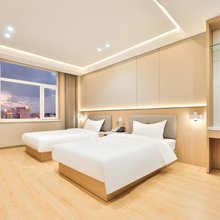 银浦洗浴酒店(延吉延边大学网红墙店)