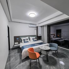 臻悦民宿(长沙轨道交通职业学院店)