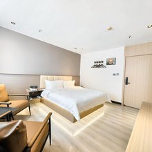 如家UP华驿智旅酒店(东海步行街高铁站店)