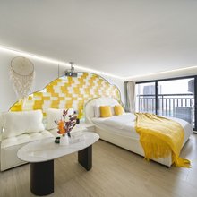 佛山小朱酒店公寓(金沙洲金铂天地店)