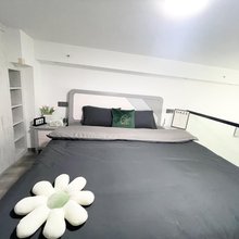 圈圈ins轻奢投影公寓(成都龙湖蜀新天街工业学院店)