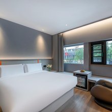 亿旺酒店(温州五马街小南门店)