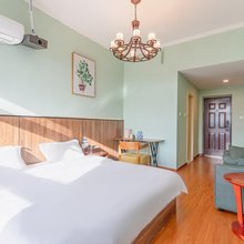镰仓公寓(南京中山陵风景区钟灵街地铁站店)