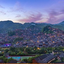 西江天合依欣·牵云山乡观景台高空全景山房民宿