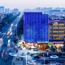 lu酒店(枣庄西站薛城万达广场店)