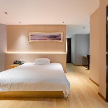 万柏酒店(上海虹桥机场国家会展中心店)