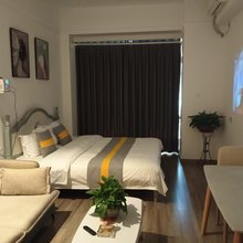 优优民宿(衢州高铁站万达广场店)
