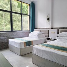 绿春龙云酒店