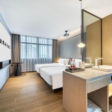 欧锦云漫酒店(义乌爱琴海购物中心店)