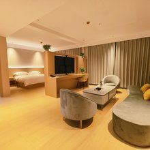 云上自在酒店(乌兰察布市商都店)