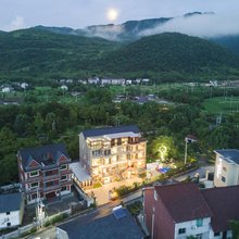 桐庐倾城时光民宿(OMG心跳乐园店)