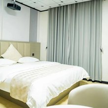 鸿富公寓(清远新城粤运汽车站店)