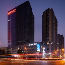爱电竞酒店(昆山南站天虹购物中心店)