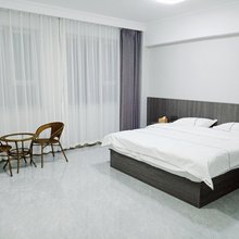 唯你温民宿(延吉延边大学网红墙店)