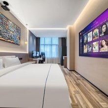 ReMAX热麦电竞酒店(宁波港隆时代广场店)