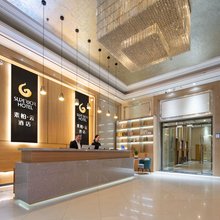 济南高新万达广场素柏云酒店