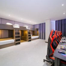 新郑云顶酒店(河南工程学院龙湖校区店)