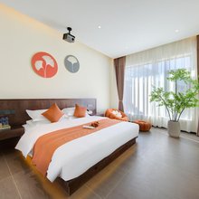 香格里拉月上云端民宿(独克宗古城月光广场店)
