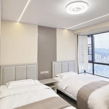 显群公寓(遵义医科大学附属医院时代天街店)