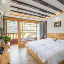 谷里全景度假美宿(西江千户苗寨一号风雨桥店)