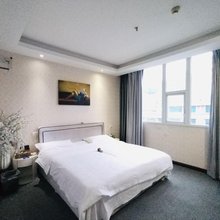 瓮安拉丁时尚酒店