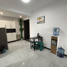 有爱的小屋民宿(青岛火车西站店)