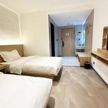 栖鸟酒店(正定古城小商品夜市店)