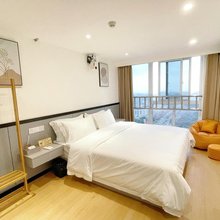自贡逸然民宿(方特恐龙王国店)