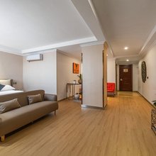 镇江柏丽酒店(苏宁广场八佰伴店)