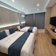淮滨皇庭酒店(白马广场店)