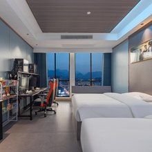 泰坦电竞酒店(石门兰园广场店)