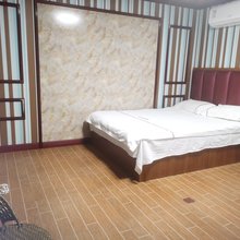 江河宾馆(南阳建业凯旋广场店)