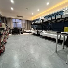 爆力熊电竞酒店
